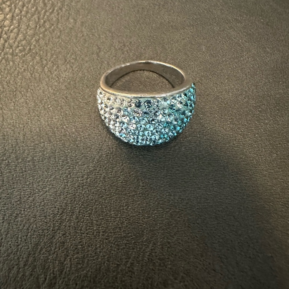 Elegant Silver Crystal Ring
